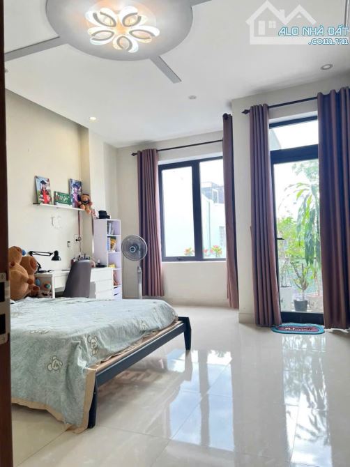 Bán nhà 3 tầng Vip trung tâm quận Hải Châu - Tặng full nội thất