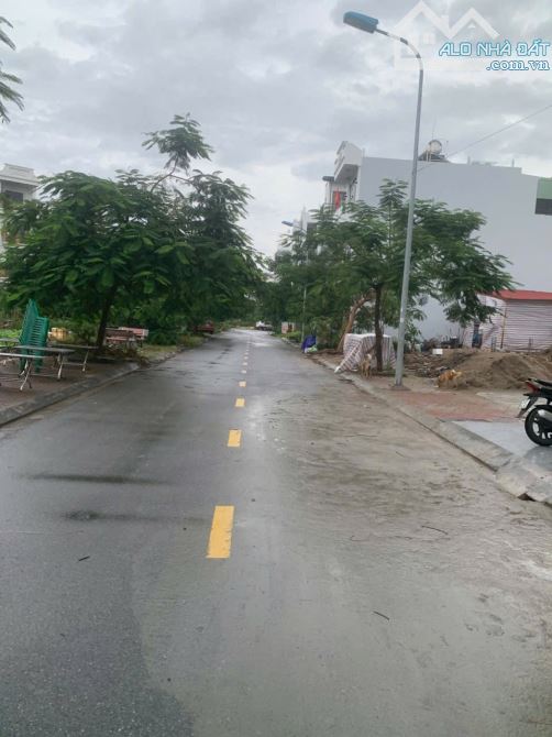 Chính chủ gửi bán lô đất tdc vườn mơ 358 đà nẵng - Hải An - Hải Phòng