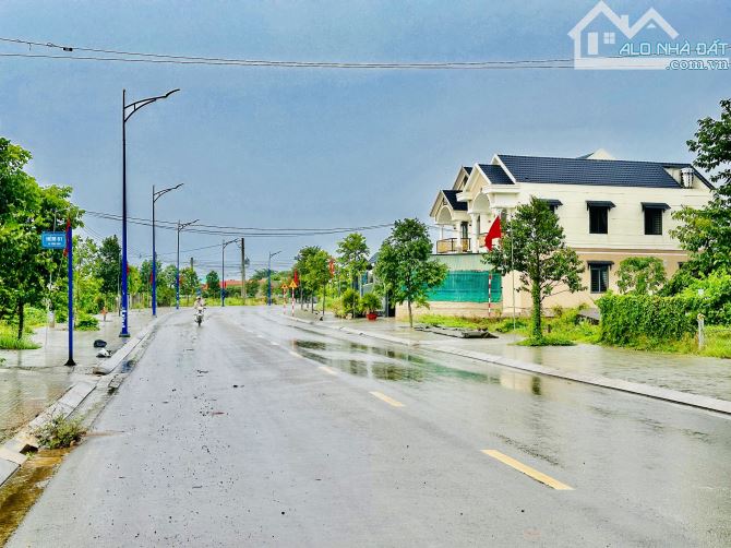 Tt Đất Đỏ-205m2-5x40-60 thổ cư-đường Tạ Văn Saud-kinh doanh mua bán tôt-sổ sẵn-giá 1tyx