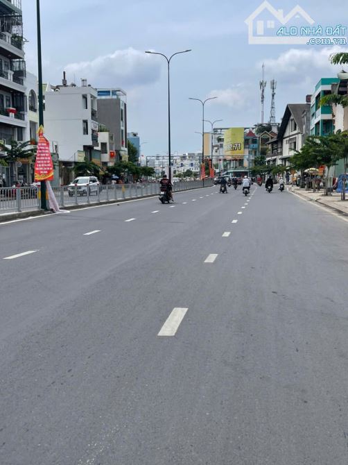Khuôn đất 73 Trịnh Đình Thảo, Tân Phú; 680m2 (21 x 40; Nở hậu); XD Hầm 7 Tầng; Bán 65 Tỷ