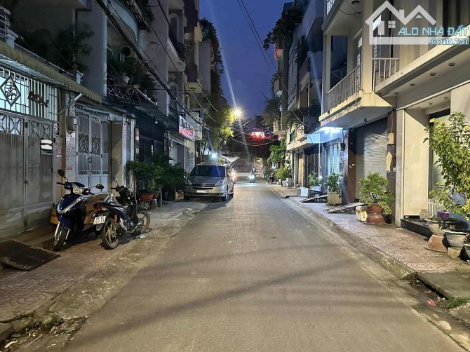 Bán Nhà HXH 8m Đường Nguyễn Xí, Bình Thạnh, DT 4.2 x 15.5m, 4 Tầng, Chỉ 12.5 Tỷ