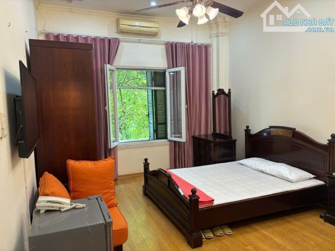 Cho thuê căn hộ Tầng 2 Phố Yết Kiêu - Trần Hưng Đạo, DT 50m2 gồm 1PN, giá 12tr.