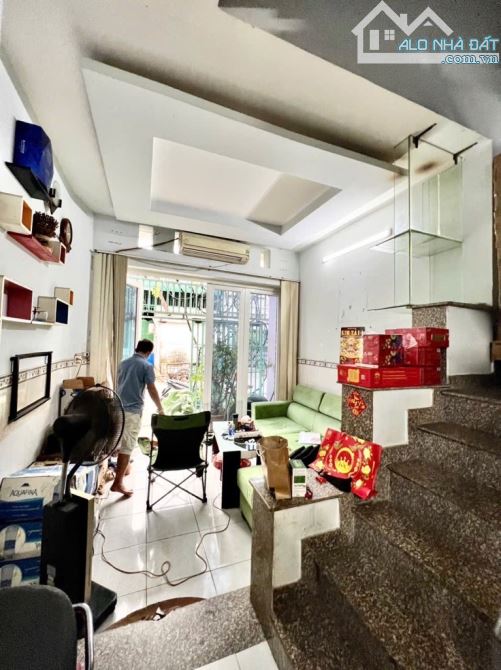 Bán nhà Hương Lộ 2, Bình Tân, 28m2, 2 tầng, hẻm 6m thông, giá chỉ 2tỷ