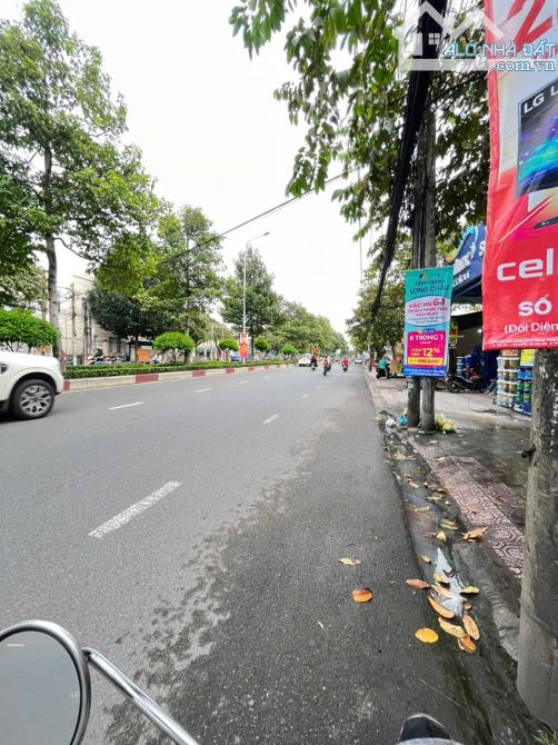 Bán mặt tiền đường Đồng Khởi 6.3x25. Giá tốt