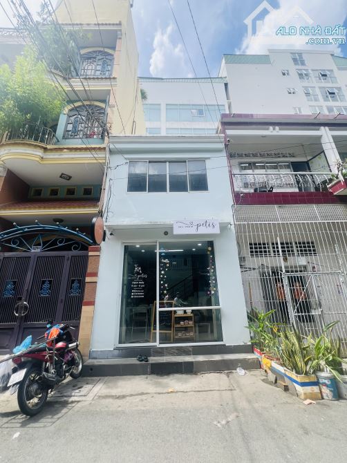 Bán nhà trung tâm Q10 đang giảm giá còn 5,5 tỷ, đường Sư Vạn Hạnh