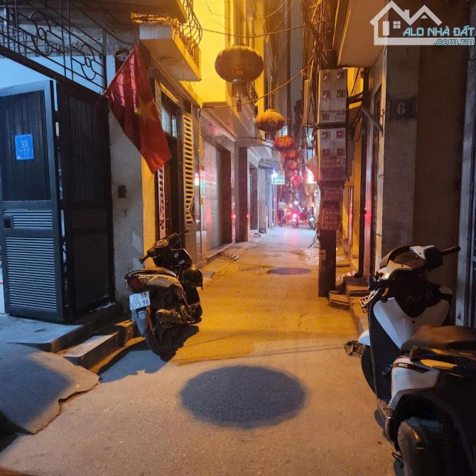Bán nhà Vũ Tông Phan, 75m, ngõ thông, oto, 12 tỷ.