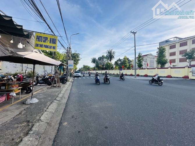 🎉🎉💥BÁN ĐẤT TẶNG NHÀ DIỆN TÍCH KHỦNG 208M2 MẶT TIỀN ĐƯỜNG NÚI THÀNH, HOÀ CƯỜNG BẮC