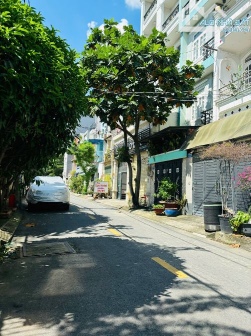 BÁN KHUÔN ĐẤT LỚN 9X25M GẦN ĐẠI HỌC VĂN LANG, hẻm xe hơi thích hợp làm CHDV