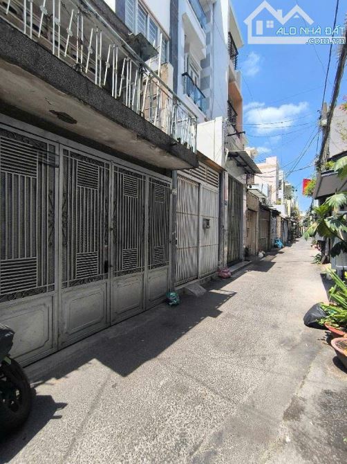 NHÀ NGAY VINCOM PHAN VĂN TRỊ - GÒ VẤP – HXH THẲNG 1 TRỤC