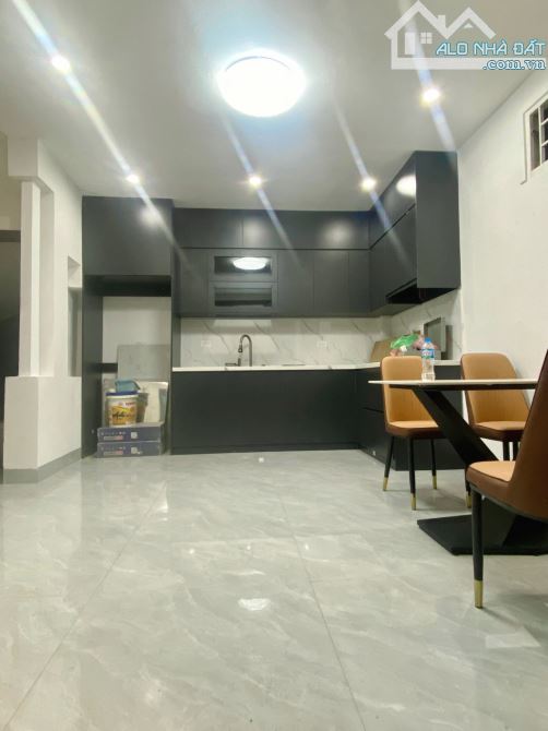 YÊN HOÀ, CẦU GIẤY - 30M2 - 5 TẦNG - MT 4.2M - 7.6 TỶ - LÔ GÓC - NGÕ RỘNG