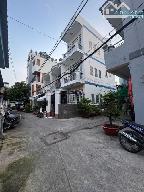 NHÀ 2 MẶT TIỀN KHÔNG LỘ GIỚI NGAY PHẠM VĂN ĐỒNG – GÒ VẤP