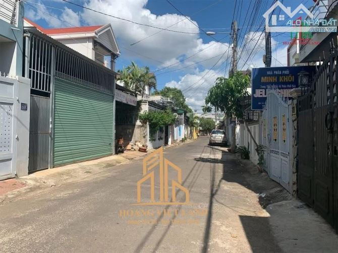 BÁN NHÀ MẶT TIỀN PHAN VĂN KHOẺ. DT: 5,1x20M. GIÁ: 5,3 TỶ