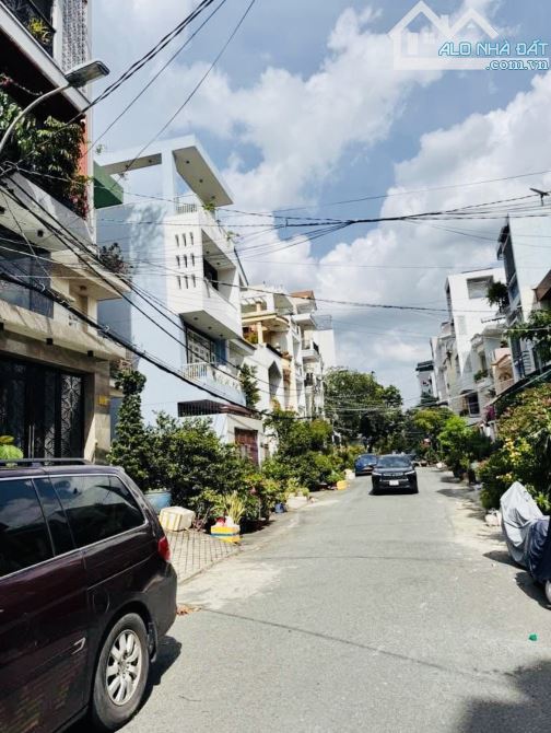 Khu Bình Phú - Quận 6 - 4x17m - 4 tầng - 5PN - Gara ôtô