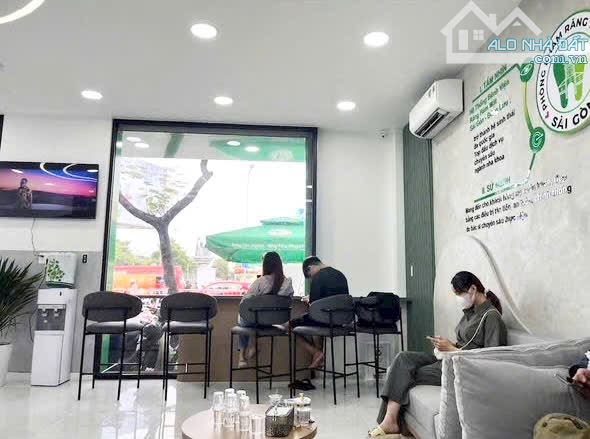Mặt tiền Nguyễn Oanh , trệt 2 lầu, đang cho thuê 50tr/thang