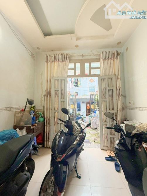 NHÀ MỄ CỐC 3 TẦNG, VÀO Ở NGAY, SỔ RIÊNG HOÀN CÔNG ĐỦ CHUẨN PHÁP LÝ, HƠN 3 TỶ