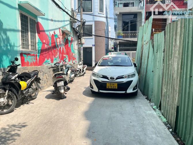 Bán Nhà Hẻm Xe Hơi Trần Quang Diệu, Q3 - 4 Tầng, DT: 65m² Ngang 8m nở hậu , Giá 18.5 Tỷ