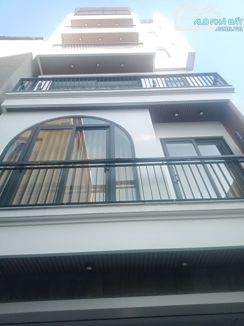 11.79tỷ, BÁN NHÀ DÂN XÂY 50m2, 6 tầng, Mt 5.5m Thang máy, Gara, Long Biên.