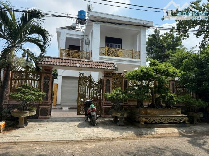 Bán Villa trệt+ lầu 12,5×20 mặt tiền đường khu tân tạo