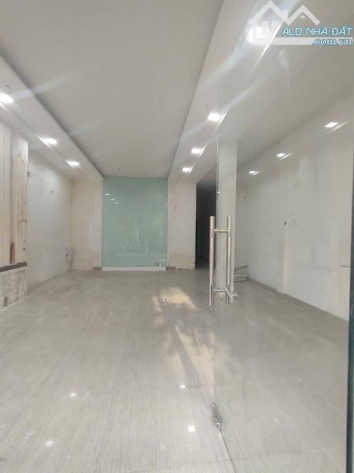 Mặt tiền gần Sư Vạn Hạnh Q10, DT: 86m2, ngang 6m, 4 tầng, 6PN, Dòng tiền 700tr/năm, 38 Tỷ