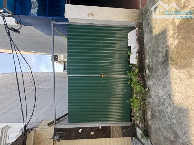 BÁN GẤP MẢNH ĐẤT ĐỨC GIANG,  Ô TÔ VÀO ĐẤT,  DT 45M , GIÁ CHỈ NHỈNH 6 TỈ