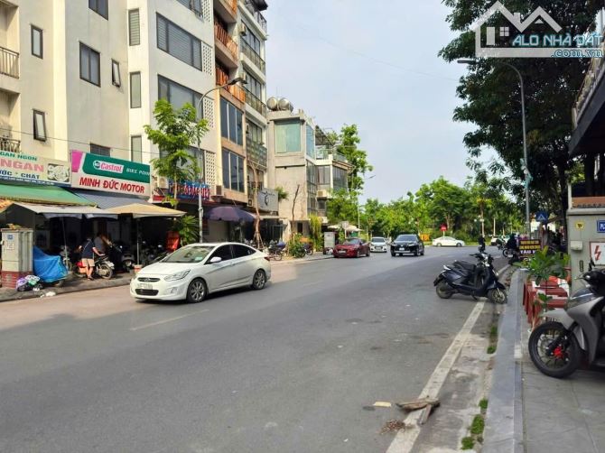 OTO ĐỖ CỬA, 20 M RA OTO TRÁNH - LÔ GÓC - KHU VỰC HIẾM NHÀ BÁN