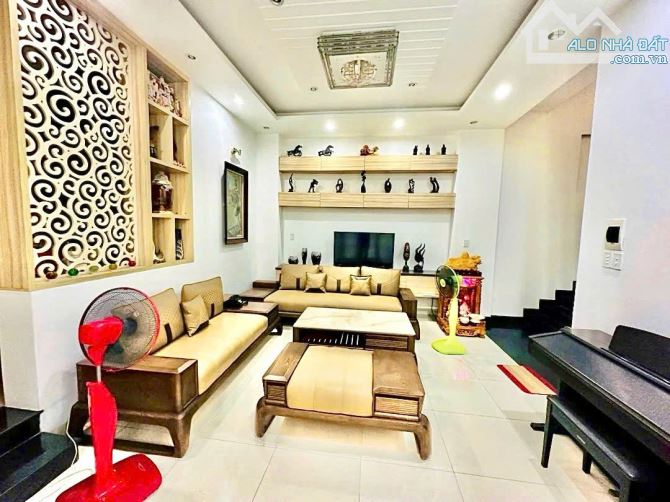 NHÀ ĐẸP – VỊ TRÍ SIÊU HOT – TRẦN PHÚ, NGAY PHỐ DU LỊCH SẦM UẤT - GẦN CẦU RÔNG - 107M2