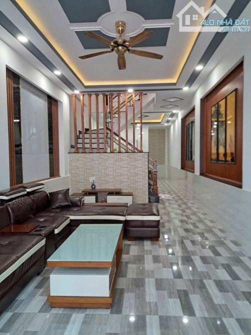 NHÀ MẶT TIỀN DĨ AN, 82M2,  2 LẦU,TRUNG TÂM DĨ AN, 5 ĐỒNG TL NGAY