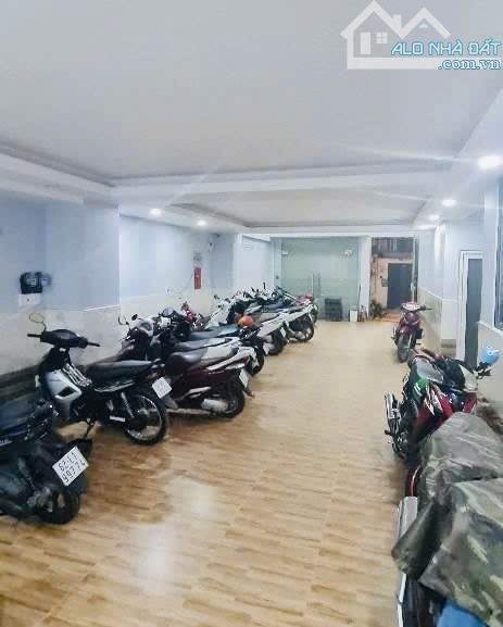 TÒA NHÀ TO-DIỆN TÍCH KHỦNG-DÒNG TIỀN CAO-BÁN NHÀ CHDV-7X26-5TẦNG-HẺM TO THỐNG NHẤT GÒ VẤP