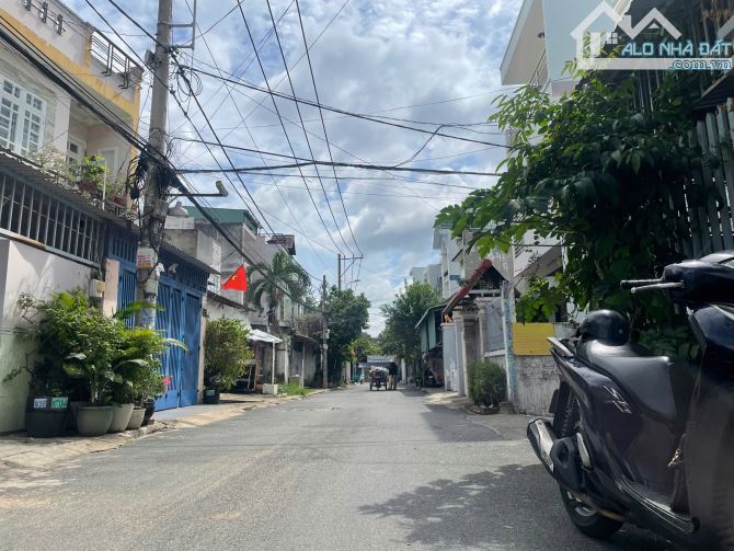 CHỈ 4.5 TỶ CÓ NGAY NHÀ ĐẸP 2 TẦNG – XÁCH VALY VÀO Ở NGAY – NGAY ĐÔNG TĂNG LONG