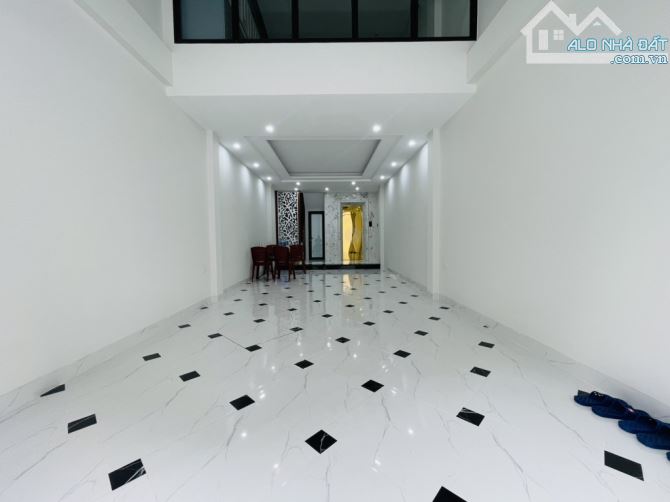 BÁN NHÀ MINH KHAI, THANG MÁY, 40M RA MẶT PHỐ Ô TÔ ĐỖ, DT 50M2, GIÁ 10.5 TỶ