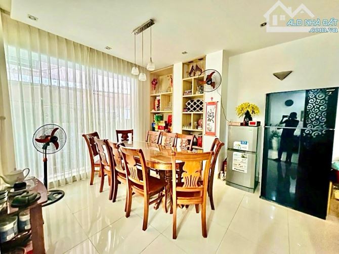 Nhà 4 tầng kiệt ô tô Trần Phú – Trung tâm Hải Châu – Ngang 12m, nở hậu phong thủy – Bán 13