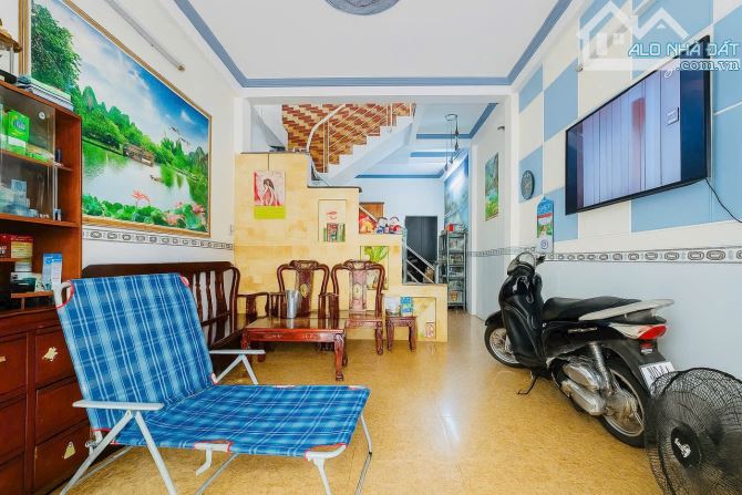 Bán Nhà Gần BV Q12- ĐT 4m x 15m- 2Tầng-  HXH- Chỉ 4,5 Tỷ.