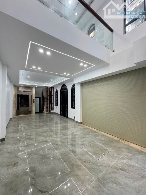 NHÀ SÀI ĐỒNG LONG BIÊN_CĂN GÓC 7TẦNG,THANG MÁY,GARA ÔTÔ,FULL NỘI THẤT _SỊN,MỚI
