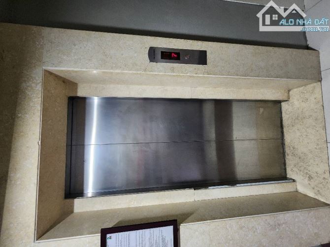 TÒA NHÀ MẶT PHỐ - LÔ GÓC 3 MẶT THOÁNG - TRUNG TÂM CẦU GIẤY - VỈA HÈ RỘNG - KINH DOANH ĐỈNH