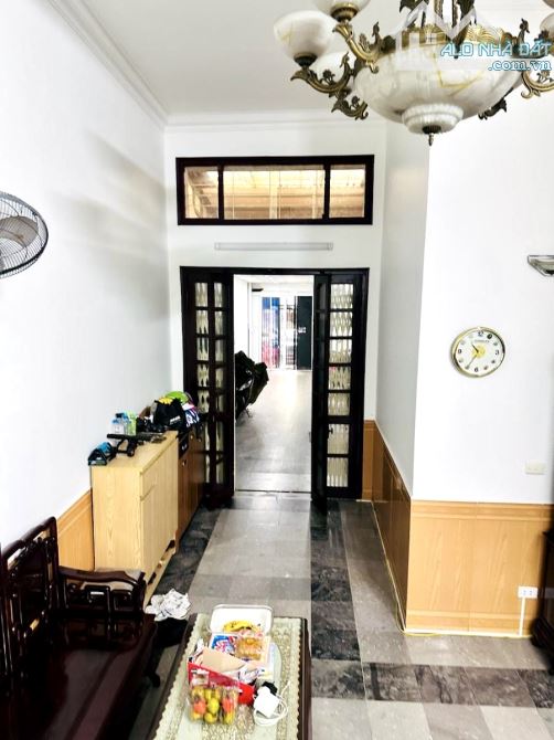 CÒN SÓT LẠI 85M NHÀ CẤP 4 ĐƯỜNG LÁNG GIÁ HƠN 17 TỶ - PHÁP LÝ SẠCH -NGÕ SIÊU TO 8M GẶP OTO