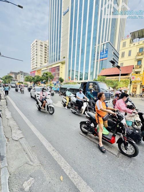 🌿 Bán nhà mặt ngõ Bạch Mai. Ngõ rộng như phố, 52m 5 Tầng, có vỉa hè, ô tô Tránh, vào nhà