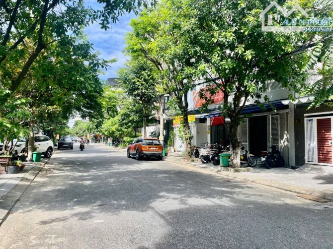 ✨ HOT! NHÀ 2 TẦNG MẶT TIỀN LÊ VĂN ĐỨC - Ở SƯỚNG - KINH DOANH ĐỈNH. CHỈ NHỈNH 10 TỶ.