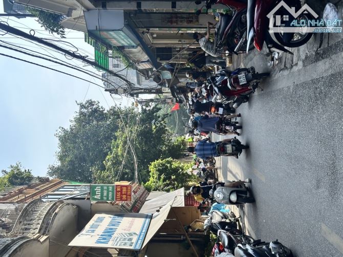 PHỐ 8/3🏡NHÀ TẬP THỂ TẦNG 1 - DTSD 30M – 2PN - GẦN PHỐ - GIÁ TỐT, CHỈ NHỈNH 1 TỶ – Ở NGAY