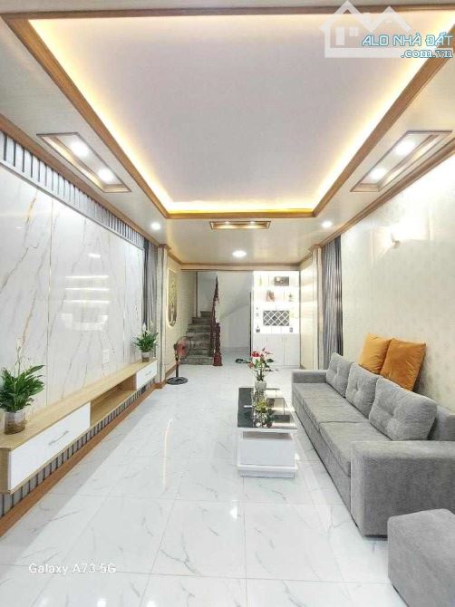 kim ngưu - 38m2 - 4 tầng - 5.65 tỉ  - 4 ngủ - lô góc - nhà mới - dân xây