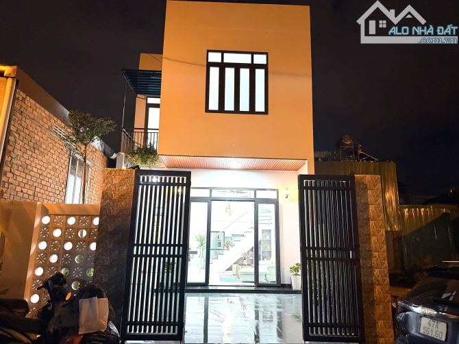 NHÀ MỚI THIẾT KẾ HIỆN ĐẠI - MT HẺM 3 XE HƠI NÉ NHAU 133 Nơ Trang Gưh
