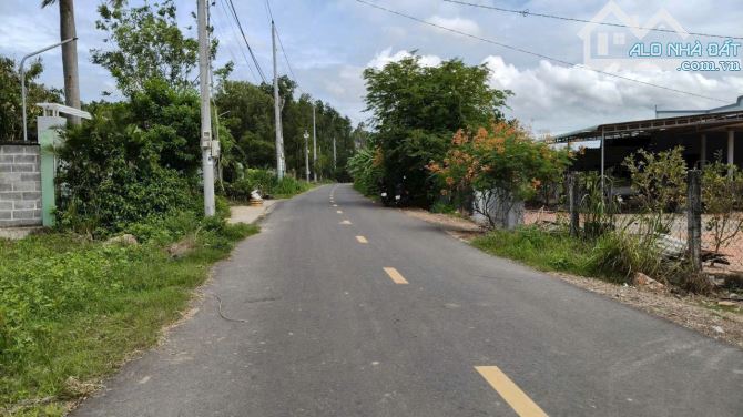 BÁN ĐẤT SẴN NHÀ MẶT TIỀN NGUYỄN HUỆ PLT XÃ ĐẤT ĐỎ.BRVT