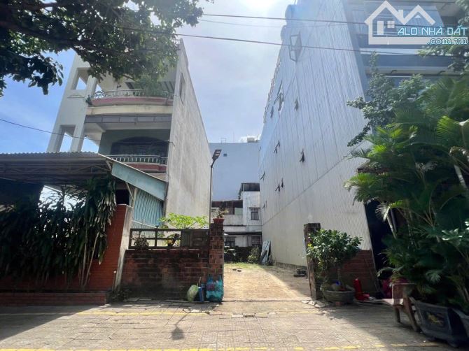 Bán mặt tiền Phan Văn Định ngang hơn 6m