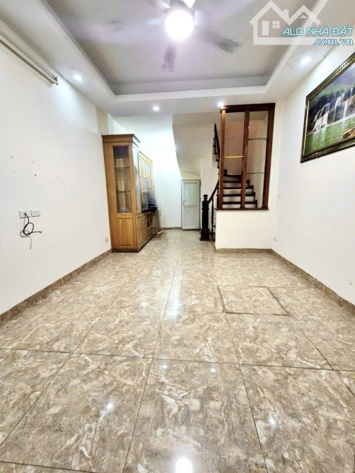 Siêu phẩm cầu giấy 35m×5 tầng giá nhỉnh 7 tỷ