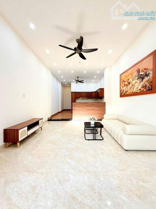🔥HOT🔥 VỚI DIỆN TÍCH 50 MÉT VUÔNG ĐƯỢC XÂY 3 TẦNG CỰC KỲ KIÊN CỐ