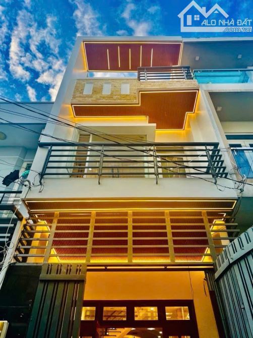🔥Nhà Siêu Đẹp🔥..3 Tầng..DT 56m2..4x14..Giá 5,8 Tỷ-Ngay Khu Tên Lửa..HXH