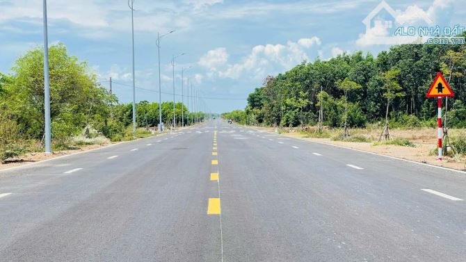 BÁN ĐẤT TL997 HÔNG KCN ĐẤT ĐỎ - NGANG 12X33M 160M TC