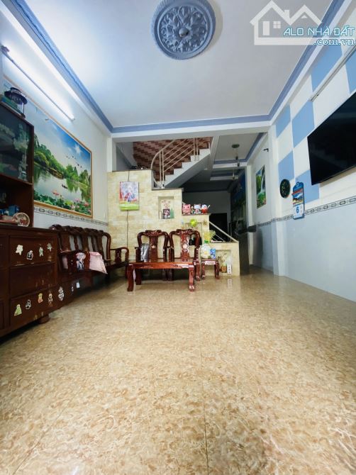 NHÀ ĐẸP GIÁ MỀM – GẦN CÔNG VIÊN PHẦN MỀM QUANG TRUNG - QUẬN  - 3 PHÒNG NGỦ - CHỈ 4.55 TỶ.