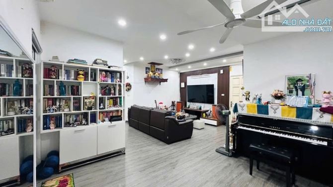 NGUYỄN NGỌC VŨ – 2 LOGIA, SLOT OTO – ĐỒ XỊN – 115M² – 3PN – 8.2 TỶ (ECG6959)