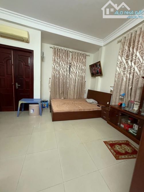 LÔ GÓC KD TRẦN DUY HƯNG – NGÕ THÔNG – 35M² – 5 TẦNG – 8.6 TỶ (ECG6957)