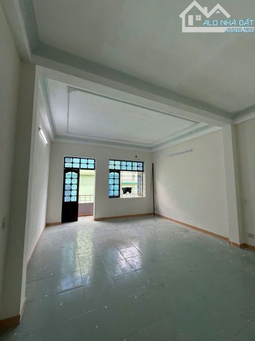 Bán nhà 3 tầng mặt tiền Nguyễn Tất Thành Hải Châu đường 30 lề 9m 125m2 3 tầng 8pn
